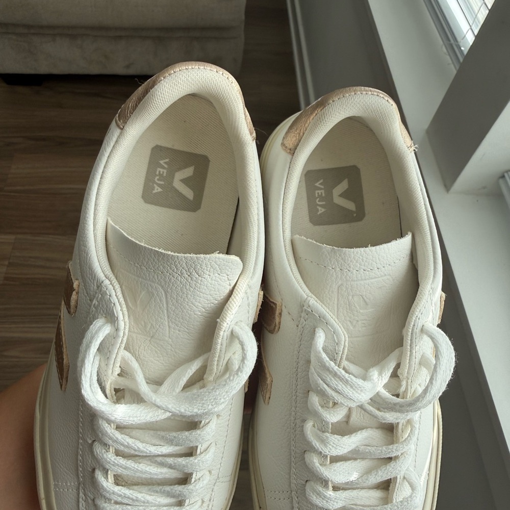 Woman’s Veja sneakers - Picture 7 of 7